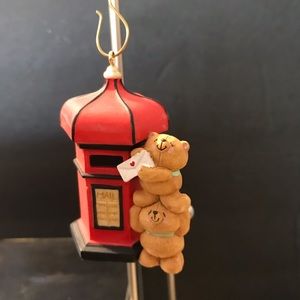 Vintage 1998 Hallmark “Forever Friends” Ornament, MIB.